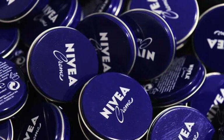 Conheça 10 utilidades do creme Nívea que você não sabia