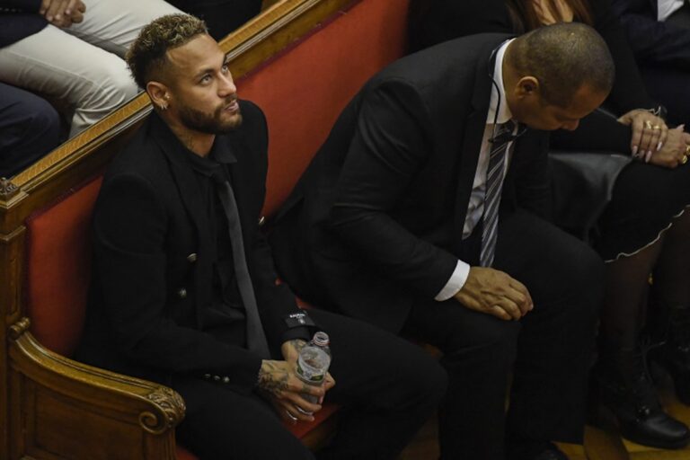 Neymar vai a julgamento sobre corrupção e fraude em transferência para o Barcelona