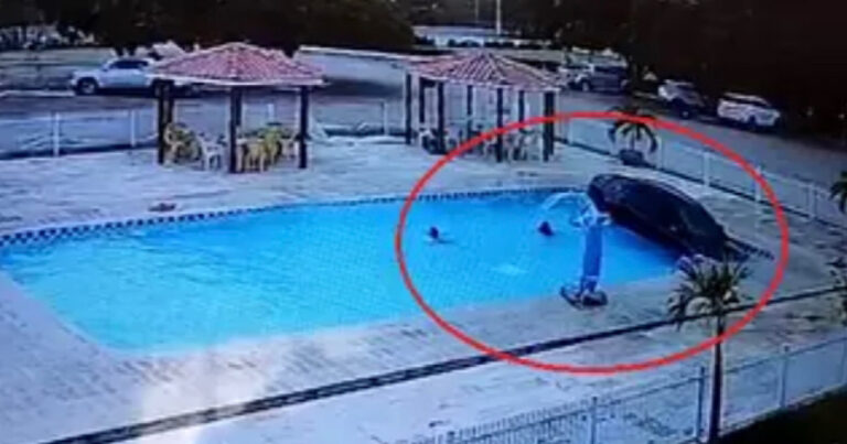 Carro desgovernado invade piscina e quase atropela crianças; vídeo