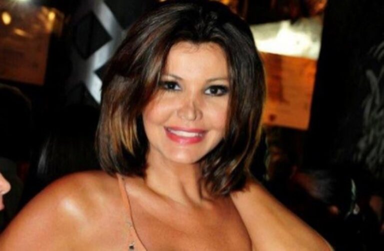 Em momento raro, Roberta Close surpreende após ser fotografada no Rio de Janeiro onde comemorou 58 anos