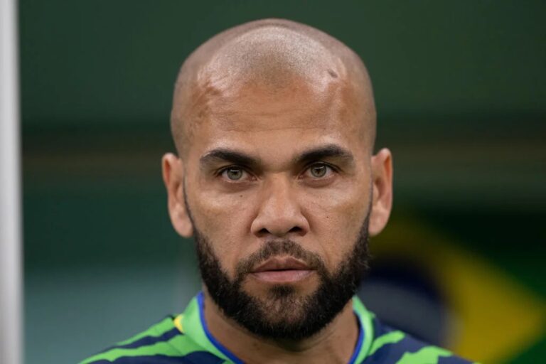 Daniel Alves não usou camisinha e vítima faz tratamento antiviral, diz defesa da vítima