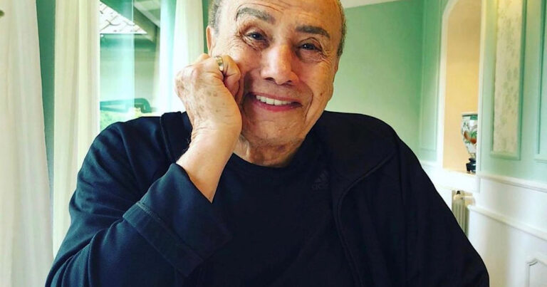 Aos 91 anos, Stenio Garcia é internado com quadro grave de infecção no sangue
