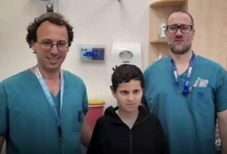 Milagre médico: Menino de 12 anos tem cabeça recolocada no lugar após sofrer decapitação interna