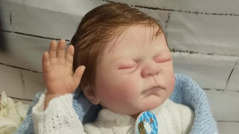 Bebês reborn: brincar e colecionar bonecas na vida adulta é um problema?