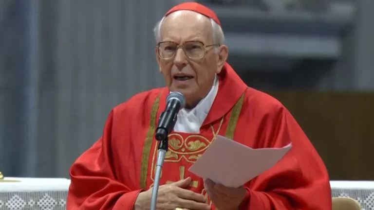 Conclave: Cardeal-bispo mais antigo espera fumaça branca nesta quinta (8)