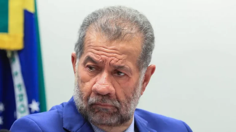 A deputados do PDT, Lupi demonstra decepção com governo em escolha no INSS