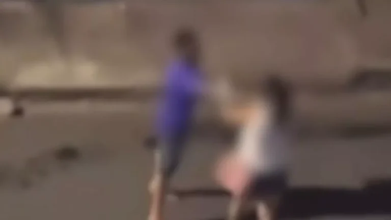 Homem é preso em flagrante após agredir companheira no meio da rua em Floriano, no Piauí; VÍDEO