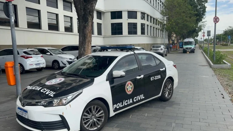 RJ: Polícia apreende adolescente suspeito de assassinar pais e irmão