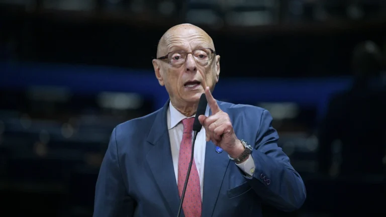 “É dever de Lula conversar com Trump”, diz senador em comitiva nos EUA