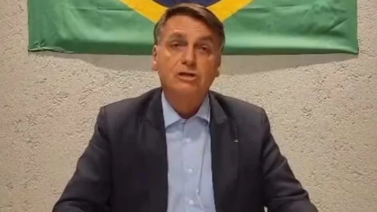 Operação contra Bolsonaro gera onda de manifestações nas redes sociais