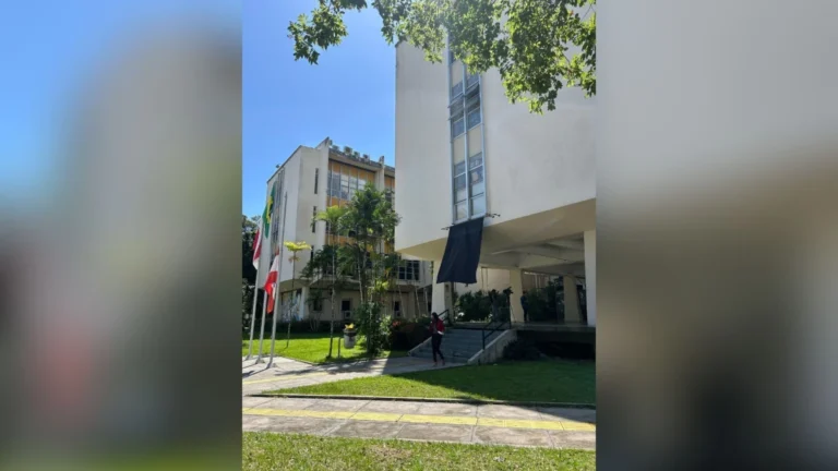 Corpos de estudantes da UFPA são transportados a Belém para velório