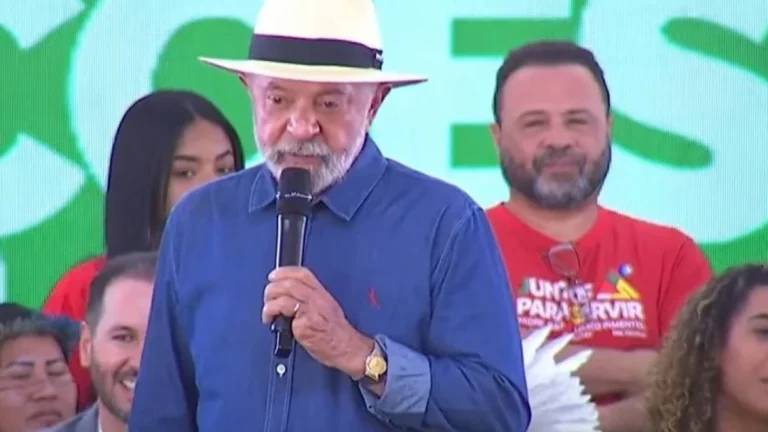 “Ninguém põe a mão”, diz Lula sobre interesse dos EUA em minerais críticos