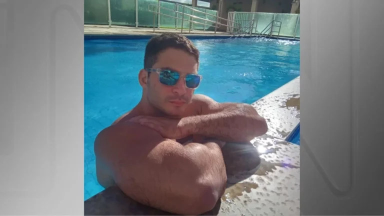 Ex-jogador que espancou a ex com 60 socos deu “calote” em ingresso; entenda