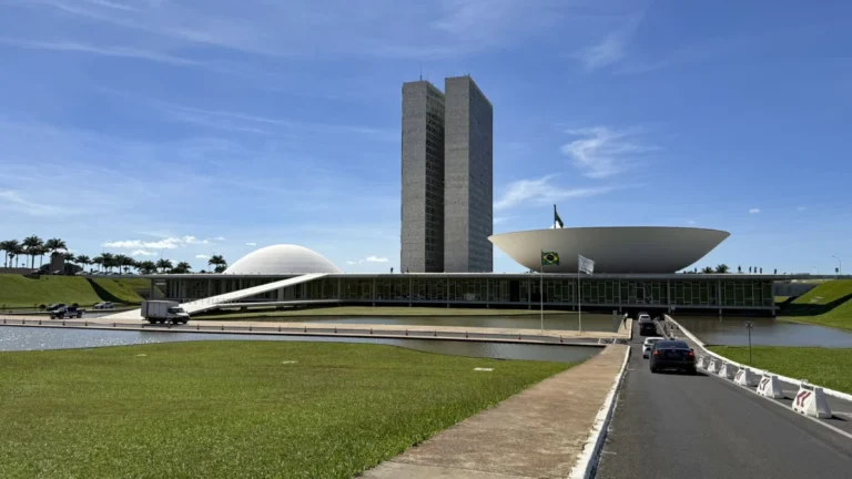 Especialista: Congresso vê oportunidade em aliança entre STF e o governo