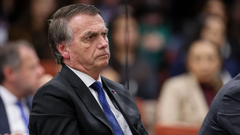 Próximo de julgamento, Bolsonaro teve dois recursos negados por Barroso