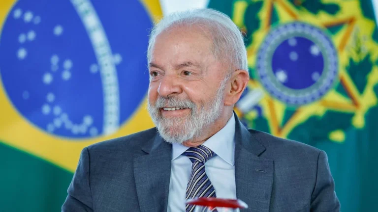 Lula anunciará pacote de medidas contra tarifaço dos EUA nesta quarta