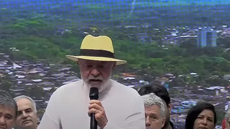 Lula sobre Eduardo: “Esse moleque é traidor de 215 mi de brasileiros”