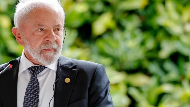 Ministros admitem a Lula culpa por não terem defendido o governo