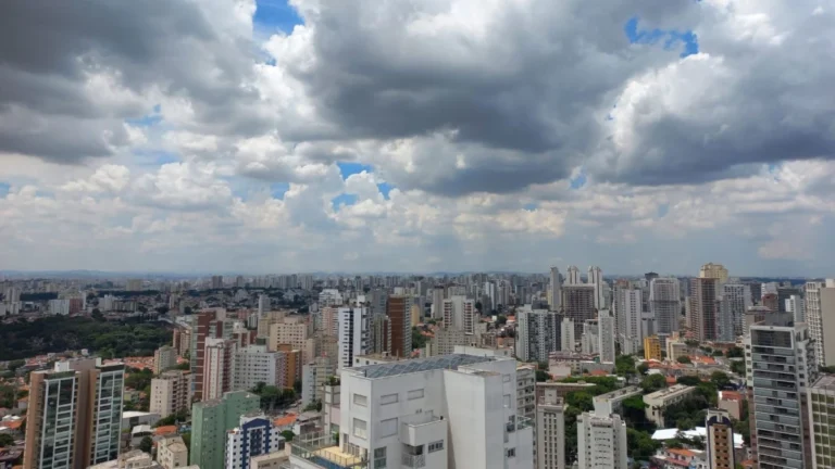 Após semana quente, tempo neste domingo (24) tem temperatura mínima de 15°C