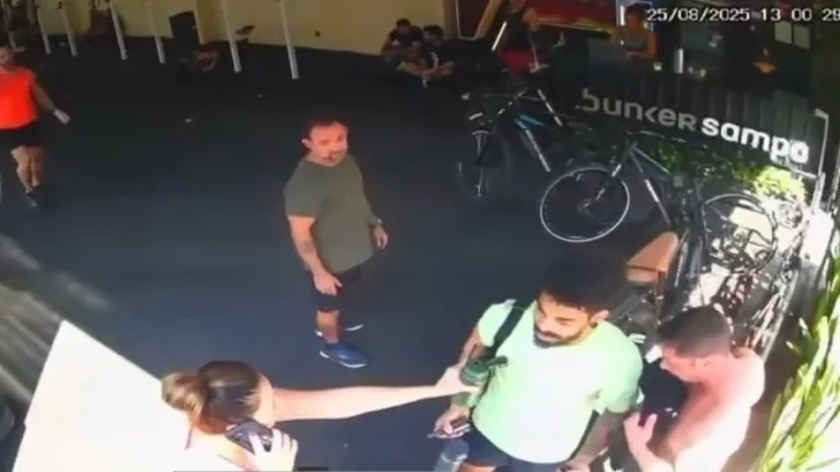 Delegada dá voz de prisão a homem dentro de academia por perseguição a ex