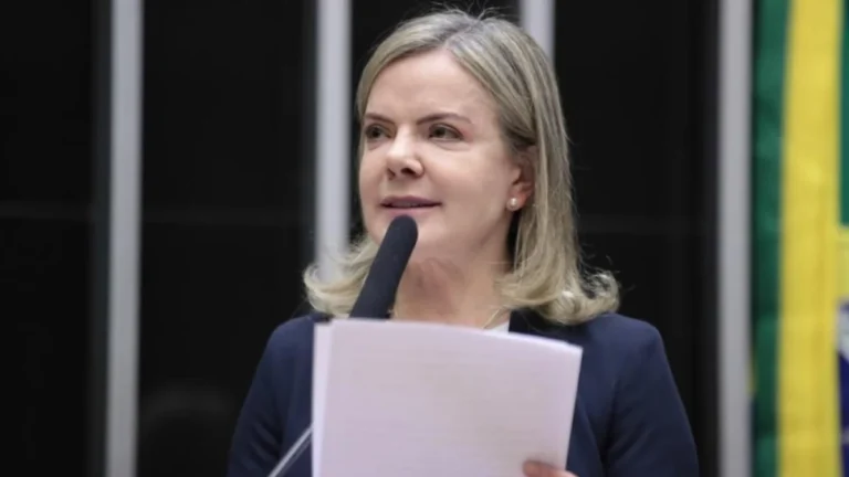 Isenção do IR até R$ 5 mil deve ser votada na próxima semana, diz Gleisi