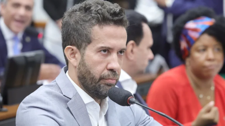 Conselho de Ética sorteia novos nomes para relatoria de ação contra Janones