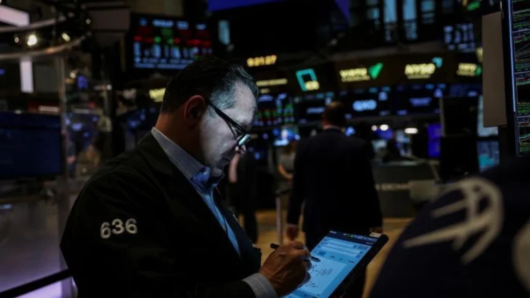 Wall Street avança após escolha de Trump para diretoria do Fed