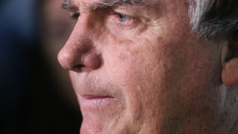 Centrão espera escolha de Bolsonaro para desembarcar do governo