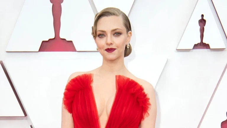 Amanda Seyfried diz ter parado botox para atuar; entenda motivo