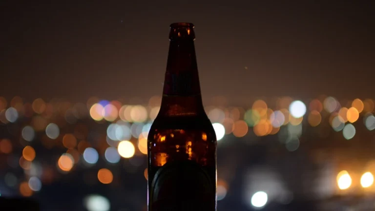 Homem é preso após agredir idosa de 82 anos e tentar roubar cerveja