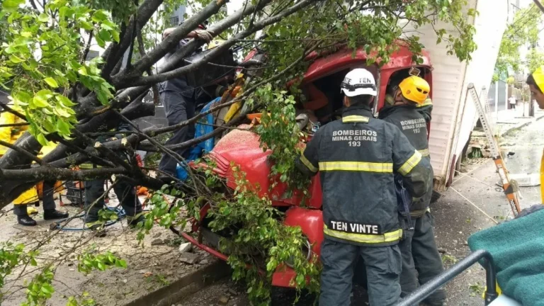 Inmet emite alerta de vendaval para 35 cidades de Minas Gerais