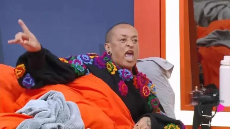 A Fazenda 17: Treta! Walério Araújo detona Duda e Matheus após sussurros em edredom