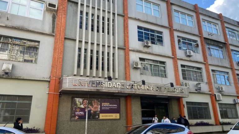 Homem é suspeito de gravar mulheres em banheiro de universidade no RS