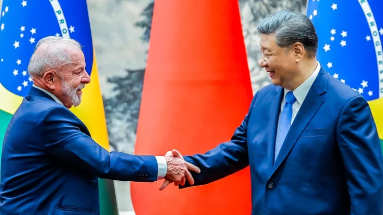 Lula fala sobre alinhamento com a China: “Vendemos pra quem quer comprar”