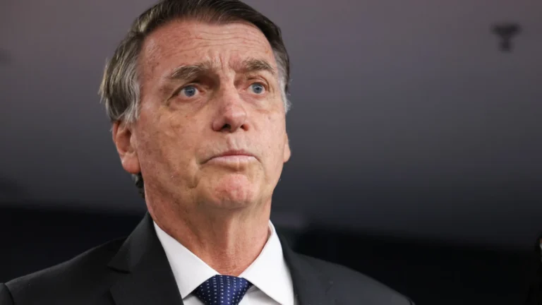Indefinição de Bolsonaro sobre eleição de 2026 trava direita nos estados