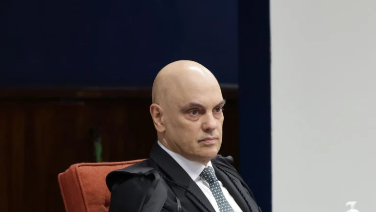 Moraes abre prazo para PGR e réus do núcleo 2 apresentarem alegações finais