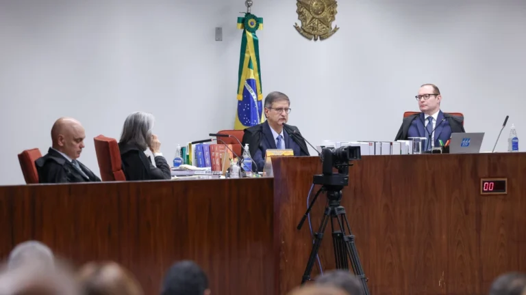 STF retoma julgamento de Bolsonaro com sustentações das defesas dos réus