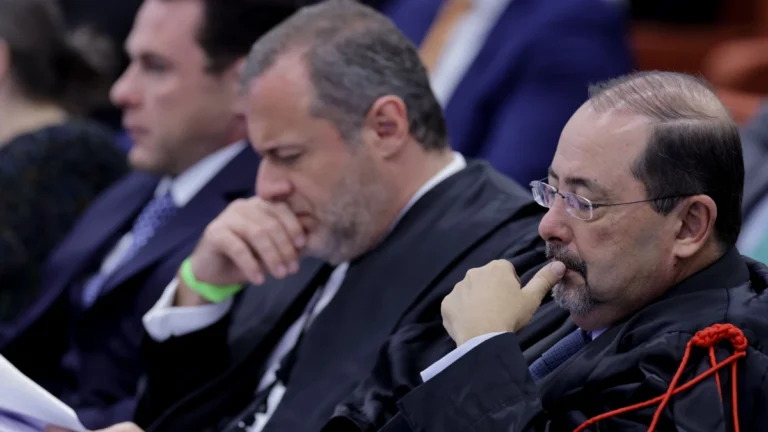 Bolsonaro foi “dragado” para ações investigadas pela PF, diz defesa