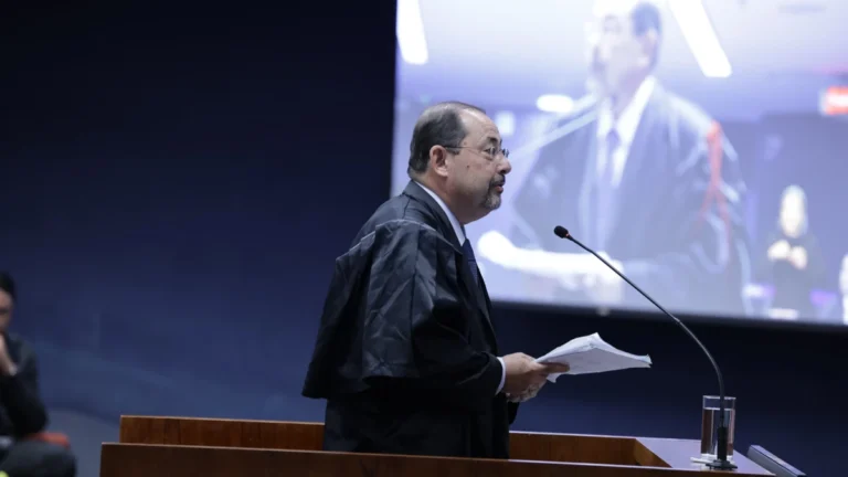 Defesa refuta “minuta do golpe” e diz que Bolsonaro garantiu transição