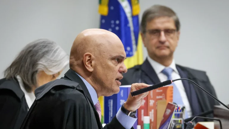 Em voto, Moraes cita “claras confissões para prática de tentativa de golpe”