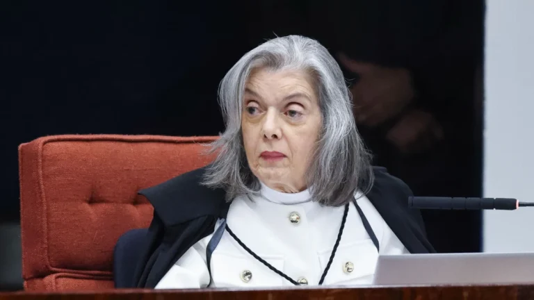 Veja momento em que Cármen Lúcia vota para condenar Bolsonaro
