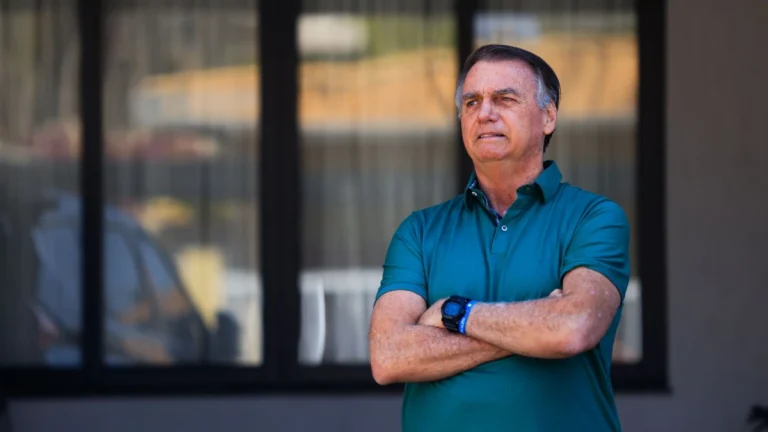 Aliança entre PT e Hugo Motta na Paraíba ameaça anistia a Bolsonaro