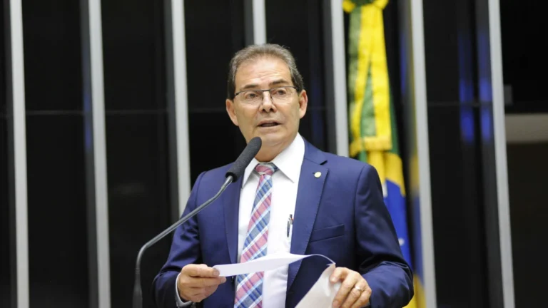 Relator da anistia vai propor “pacote” para governistas