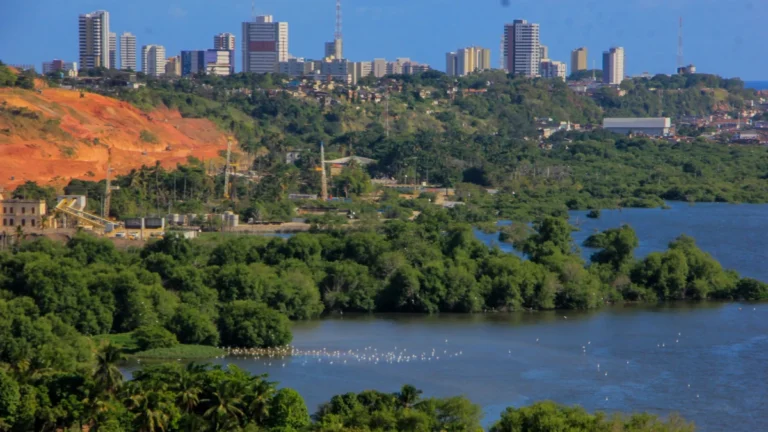 Maceió, capital de Alagoas, terá semana marcada por chuvas leves