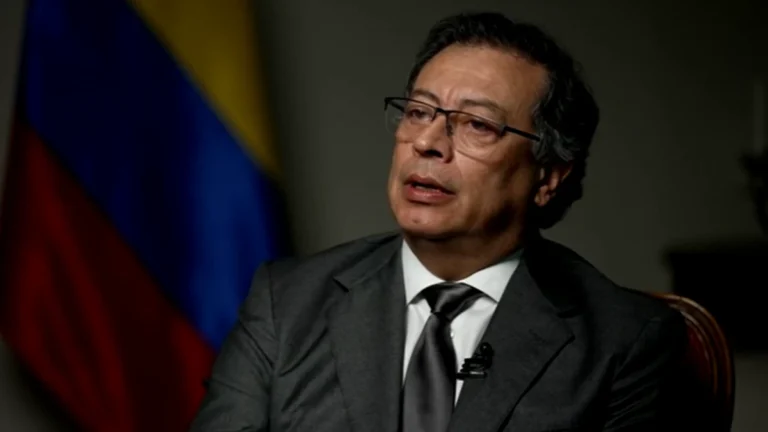 Petro diz que EUA não cumprem direito internacional após ter visto suspenso