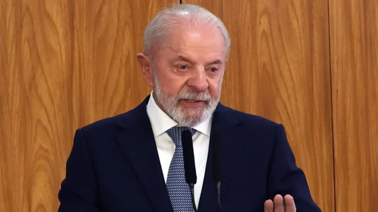 Lula e Hugo Motta têm reunião fora da agenda no Alvorada
