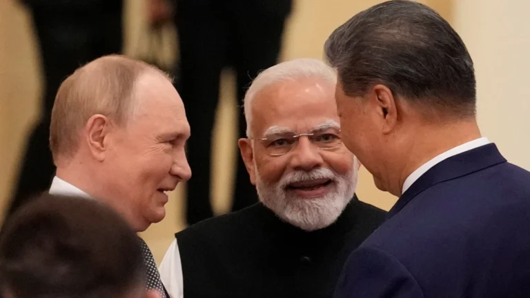 Reuniões de Xi com Putin e Modi ilustram erosão de liderança dos EUA