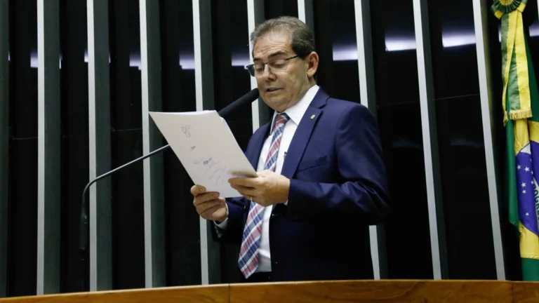 Paulinho tenta evitar que anistia siga mesmo destino da PEC da Blindagem