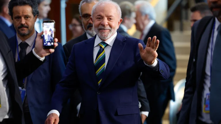 Análise: Procura-se um candidato de oposição