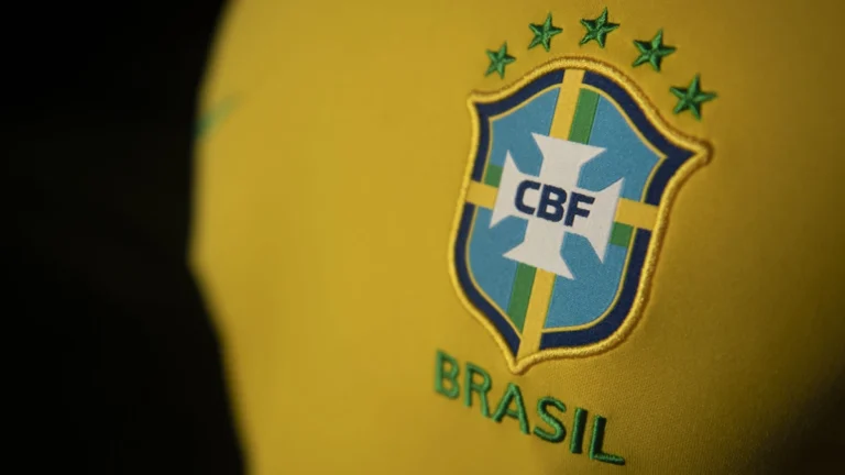 Análise: Lula quer resgatar patriotismo em campanha com camiseta da Seleção